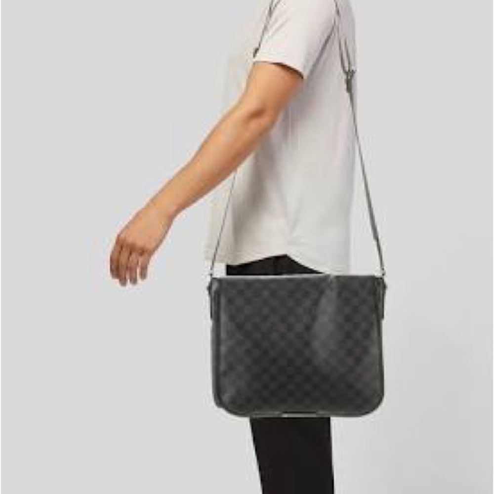 LOUIS VUITTON Renzo MM Messenger Bag Damier Graphite Unisex - Picture 12 of 12